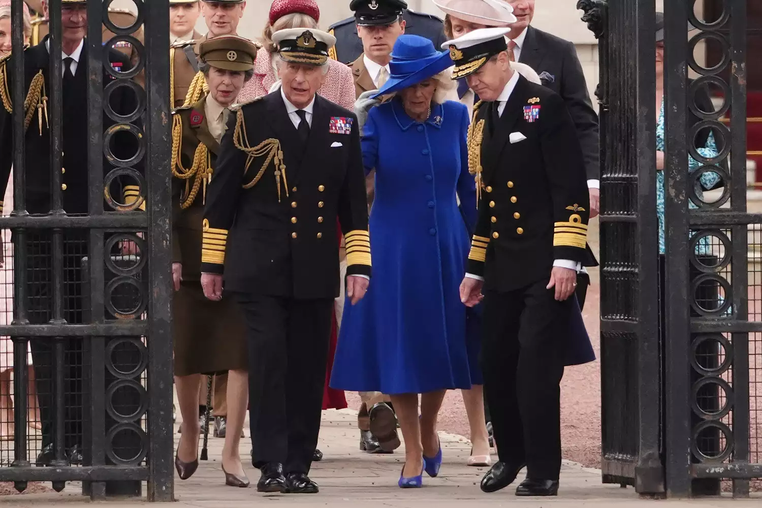 Buckingham Palace military procession on VE Day 2025
