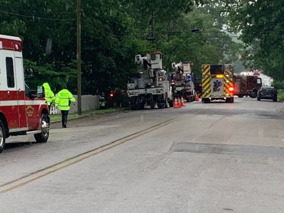 Utility workers maintaining power lines in Alabama | Alabama Power safety