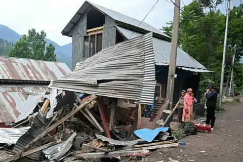 A tense scene in the Kashmir region as covered by AP News