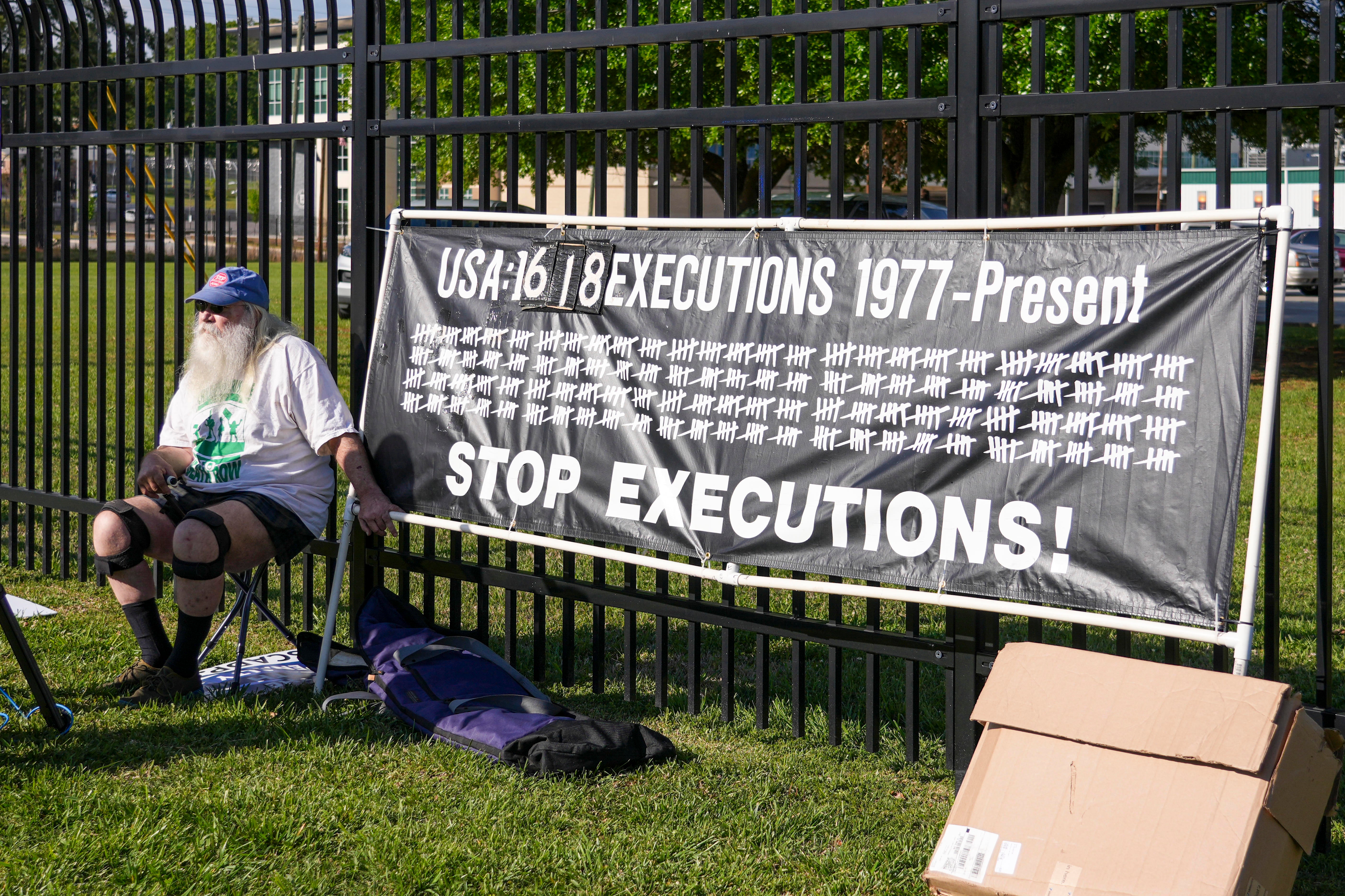Photo of the South Carolina death chamber with the firing squad chair and electric chair, referencing Mikal Mahdi’s execution