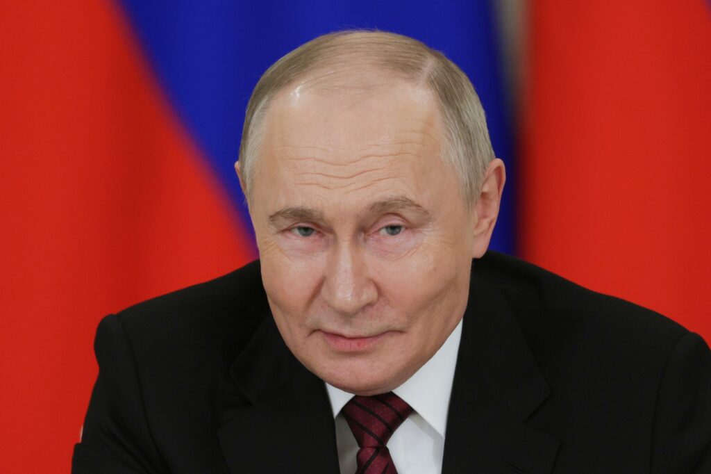 Donald Trump posting on Truth Social about Ukraine and Putin