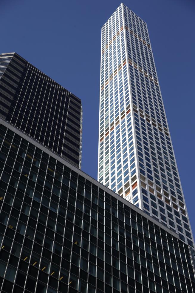 432 Park Avenue skyscraper in New York