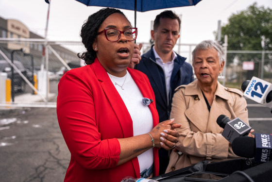 Congresswoman LaMonica McIver speaking at Delaney Hall ICE detention prison in Newark, N.J.